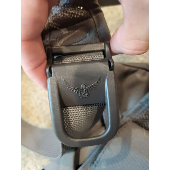 Osprey Veer Vertical Shoulder Bag Backpack Sling Messenger Crossbody Outdoors - Picture 9 of 11